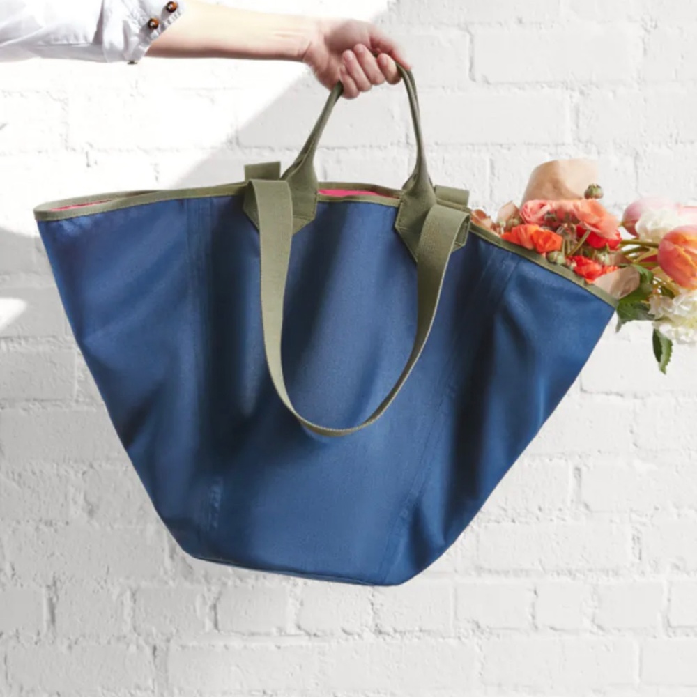 Rothy’s Reversible Tote Pink/Navy